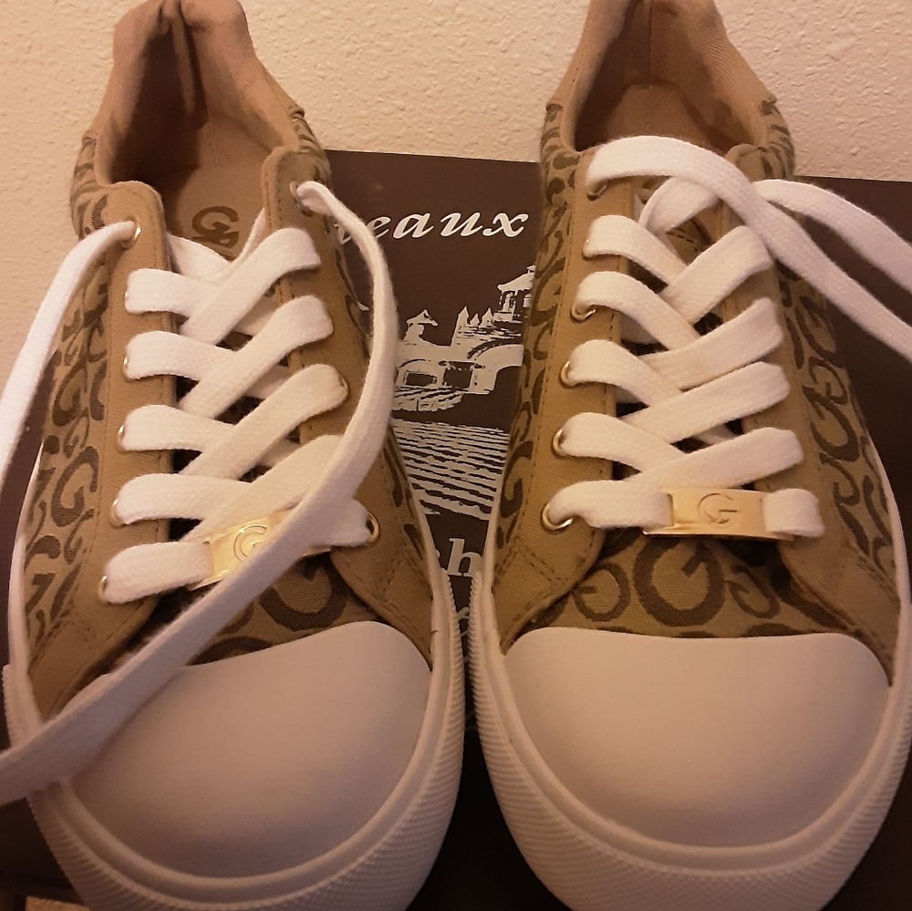 Guess Shoes Size 8 Canvas Monogram Sneakers NWOT - Picture 11 of 16